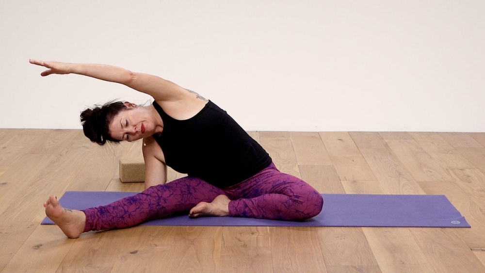 Slow flow hip and back release | Ekhart Yoga